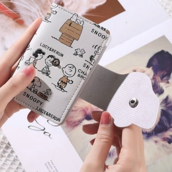 New Snoopy Cardholder - Picture 2 of 4